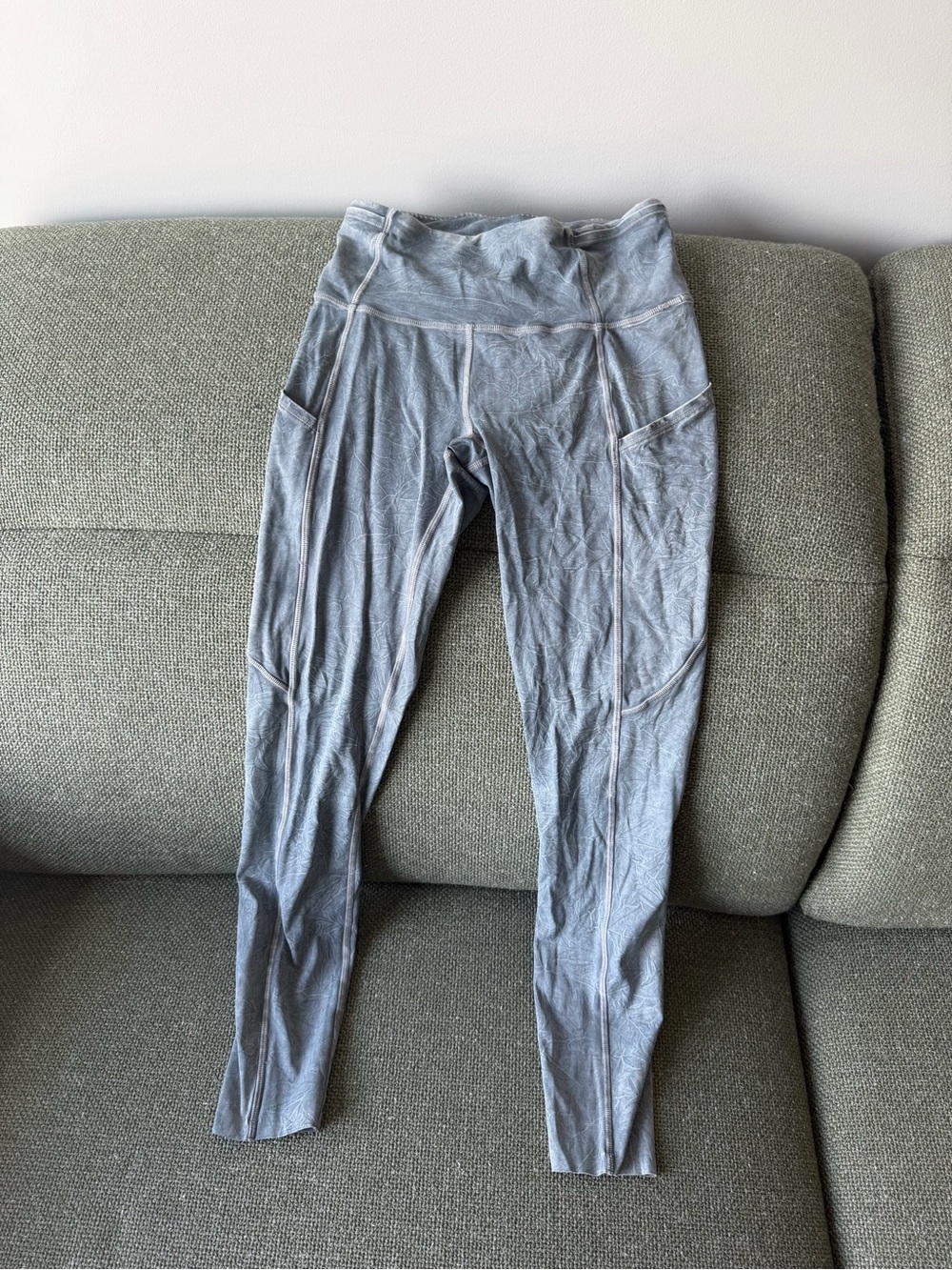 Lululemon Gray High-Waisted Workout Leggings